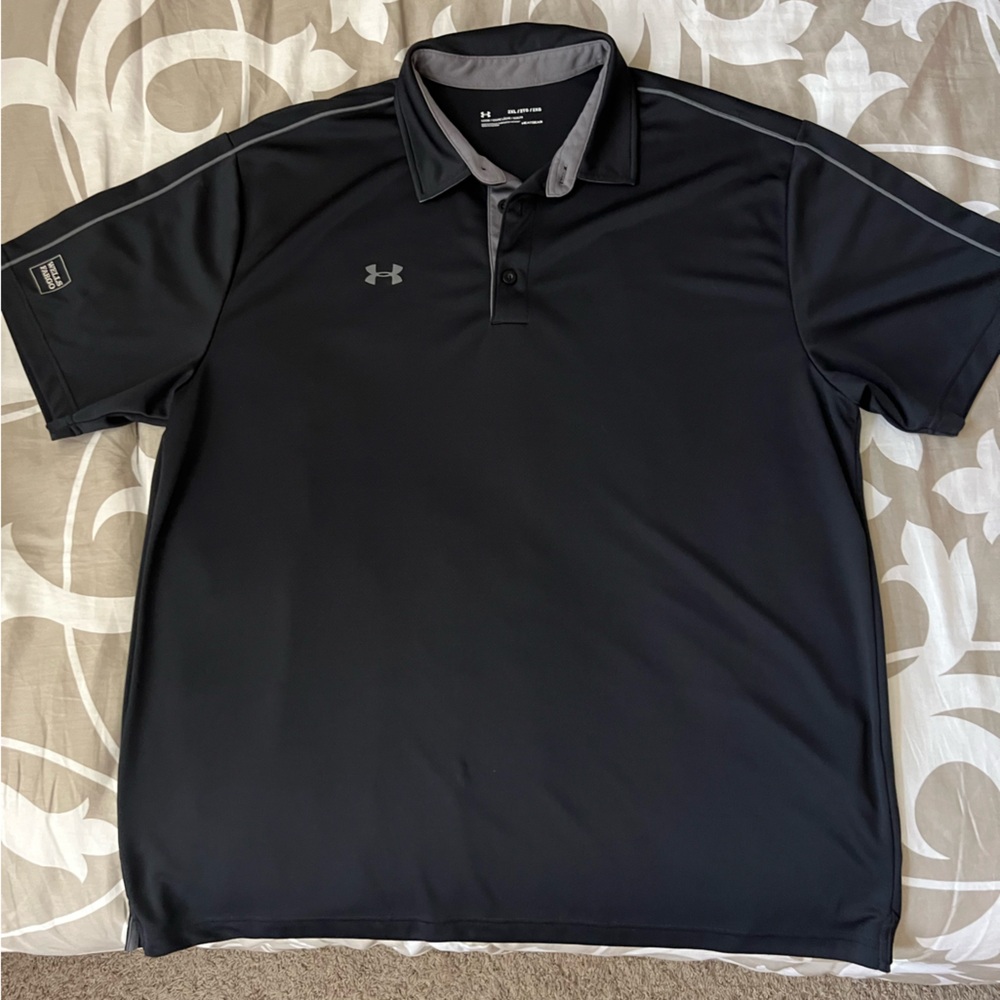 Wells Fargo Men’s Under Armour Polo Shirt 2XL Black And Grey trim, Excellent